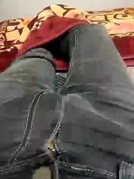 Snapshot of fuckboi2103 chatting on 01.19.25 fuckboi2103 online show from 01.19.25