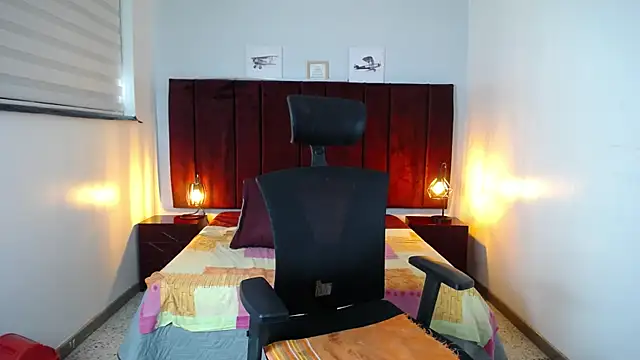 Zuzana21 online show from 12.19.24