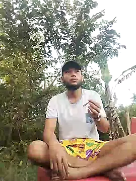 Snapshot of Zombra_42 chatting on 01.15.25 Zombra 42 online show from 01.15.25