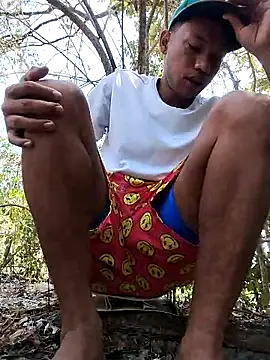 Snapshot of Zombra_42 chatting on 02.22.25 Zombra 42 online show from 02.22.25