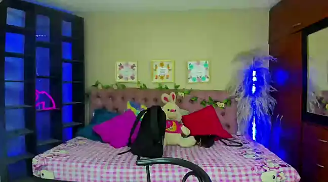 Lia Keen online show from 01.17.25