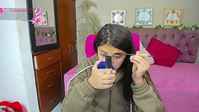 Lia Keen online show from 10.08.25