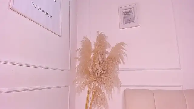 Snapshot of april_higgins chatting on 02.13.25 april higgins online show from 02.13.25