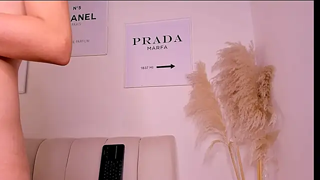 Snapshot of april_higgins chatting on 03.03.25 april higgins online show from 03.03.25