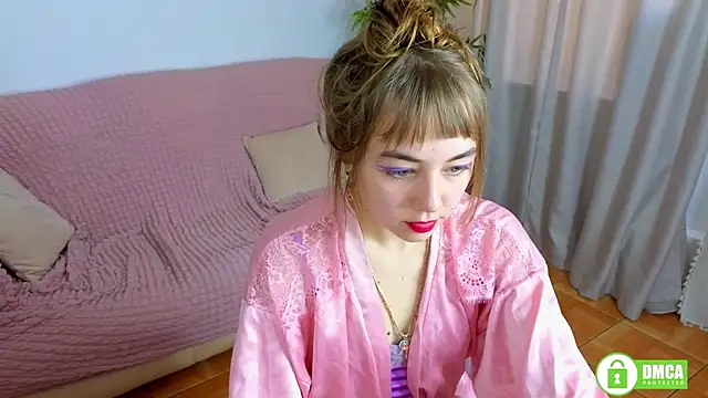 Hello Vivienne online show from 09.11.25