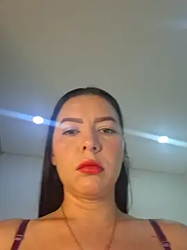 Snapshot of Anal_Luucia chatting on 09.14.25 Anal Luucia online show from 09.14.25