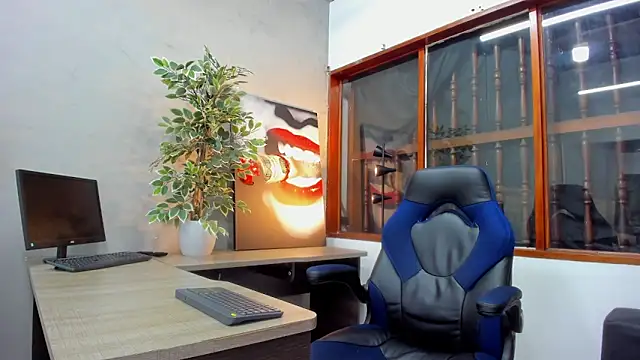 Snapshot of kieran_derek chatting on 02.01.25 kieran derek online show from 02.01.25