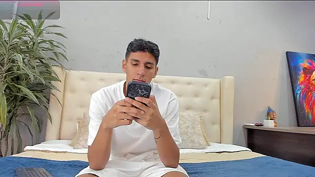 Snapshot of kieran_derek chatting on 10.04.25 kieran derek online show from 10.04.25