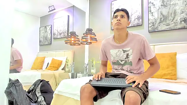 Snapshot of kieran_derek chatting on 10.23.25 kieran derek online show from 10.23.25