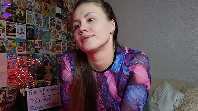 Snapshot of LittleLeen chatting on 10.02.25 LittleLeen online show from 10.02.25