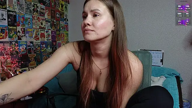 Snapshot of LittleLeen chatting on 10.22.25 LittleLeen online show from 10.22.25