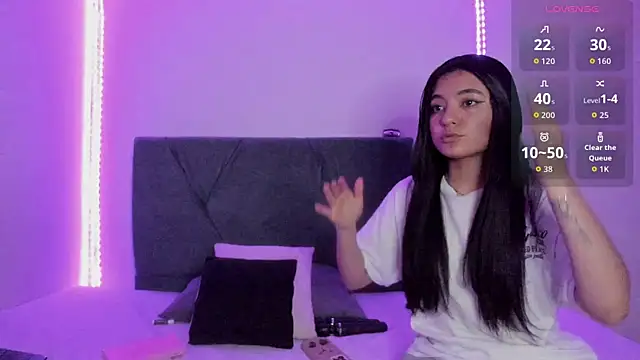 Snapshot of Gabby_and_Alice chatting on 10.12.25 Gabby and Alice online show from 10.12.25