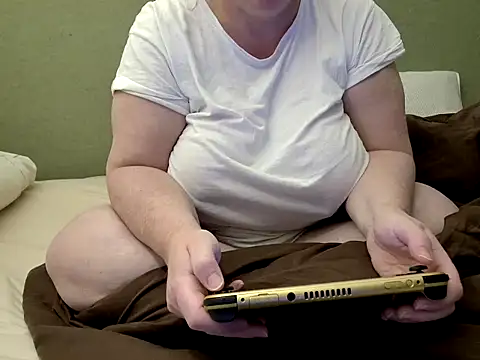 MarthaBriest online show from 10.04.25