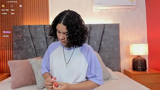 pretty sunlight  online show from 02.12.25