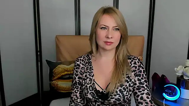 LatoyaRose online show from 01.17.25