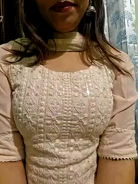 Snapshot of MIss-Naina chatting on 01.29.25 MIss-Naina online show from 01.29.25