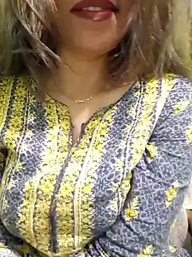 Snapshot of MIss-Naina chatting on 02.02.25 MIss-Naina online show from 02.02.25