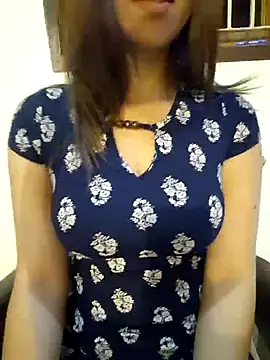Snapshot of MIss-Naina chatting on 03.19.25 MIss-Naina online show from 03.19.25