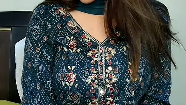 Snapshot of MIss-Naina chatting on 10.01.25 MIss-Naina online show from 10.01.25