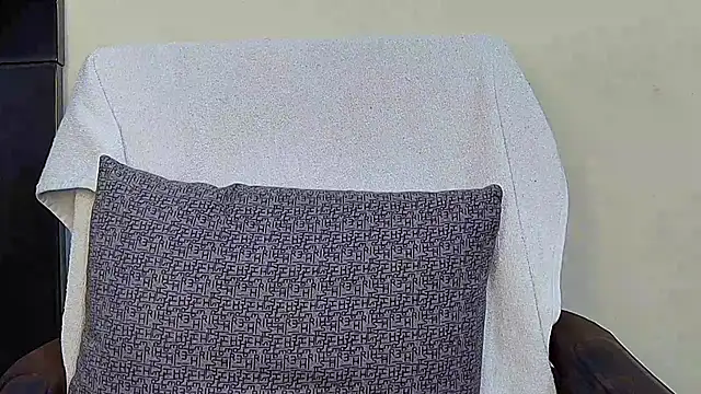 Snapshot of MIss-Naina chatting on 10.28.25 MIss-Naina online show from 10.28.25