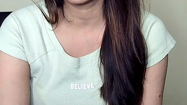 Snapshot of MIss-Naina chatting on 11.16.25 MIss-Naina online show from 11.16.25