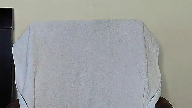 Snapshot of MIss-Naina chatting on 11.30.25 MIss-Naina online show from 11.30.25