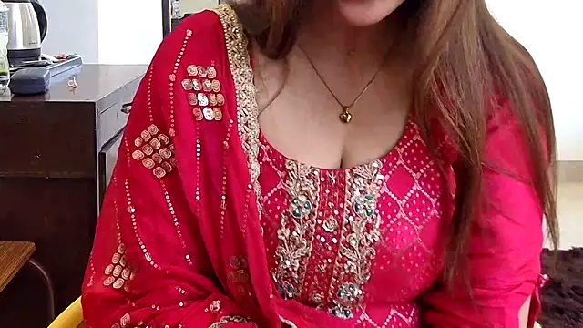 Snapshot of MIss-Naina chatting on 05.16.26 MIss-Naina online show from 05.16.26