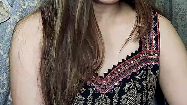 Snapshot of MIss-Naina chatting on 07.12.26 MIss-Naina online show from 07.12.26