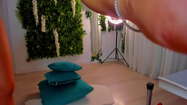 VivienCarter online show from 10.14.25