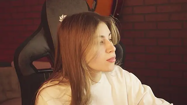 EllieCutes online show from 02.17.25