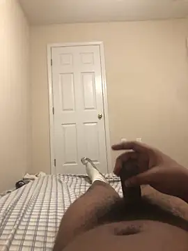 Snapshot of Dddoggystacks chatting on 10.30.25 Dddoggystacks online show from 10.30.25