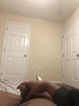 Snapshot of Dddoggystacks chatting on 11.02.25 Dddoggystacks online show from 11.02.25