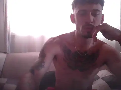 Snapshot of jonypijon222 chatting on 01.12.25 jonypijon222 online show from 01.12.25