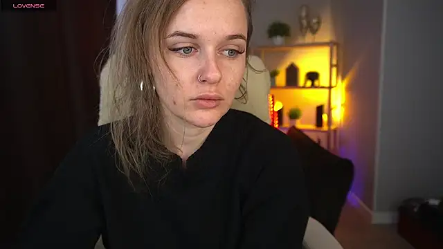 Snapshot of MaribelRiverr_ chatting on 12.16.24 MaribelRiverr online show from 12.16.24