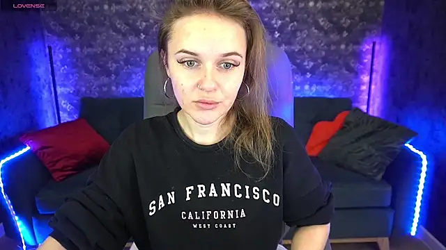 Snapshot of MaribelRiverr_ chatting on 12.20.24 MaribelRiverr online show from 12.20.24