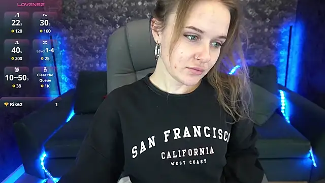 Snapshot of MaribelRiverr_ chatting on 12.22.24 MaribelRiverr online show from 12.22.24