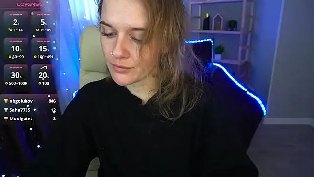 Snapshot of MaribelRiverr_ chatting on 12.29.24 MaribelRiverr online show from 12.29.24