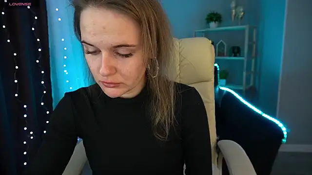 Snapshot of MaribelRiverr_ chatting on 12.31.24 MaribelRiverr online show from 12.31.24