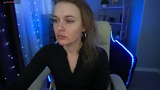 Snapshot of MaribelRiverr_ chatting on 01.11.25 MaribelRiverr online show from 01.11.25