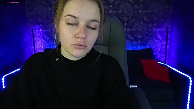 Snapshot of MaribelRiverr_ chatting on 01.13.25 MaribelRiverr online show from 01.13.25