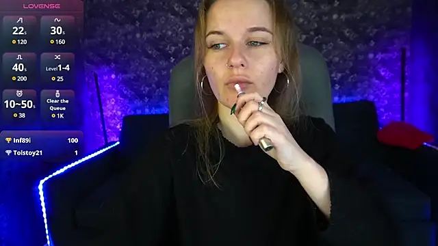 Snapshot of MaribelRiverr_ chatting on 01.14.25 MaribelRiverr online show from 01.14.25