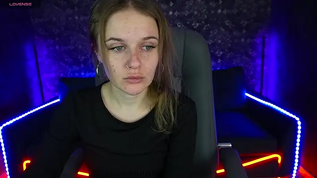 Snapshot of MaribelRiverr_ chatting on 01.28.25 MaribelRiverr online show from 01.28.25