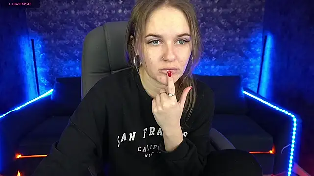 Snapshot of MaribelRiverr_ chatting on 02.10.25 MaribelRiverr online show from 02.10.25