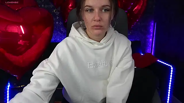 Snapshot of MaribelRiverr_ chatting on 02.14.25 MaribelRiverr online show from 02.14.25