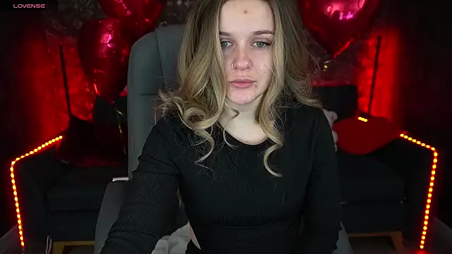 Snapshot of MaribelRiverr_ chatting on 02.16.25 MaribelRiverr online show from 02.16.25