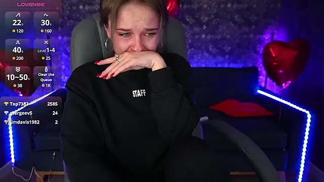 Snapshot of MaribelRiverr_ chatting on 02.20.25 MaribelRiverr online show from 02.20.25