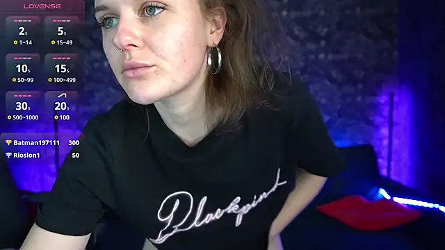 Snapshot of MaribelRiverr_ chatting on 02.25.25 MaribelRiverr online show from 02.25.25