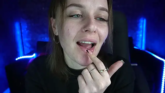 Snapshot of MaribelRiverr_ chatting on 03.04.25 MaribelRiverr online show from 03.04.25