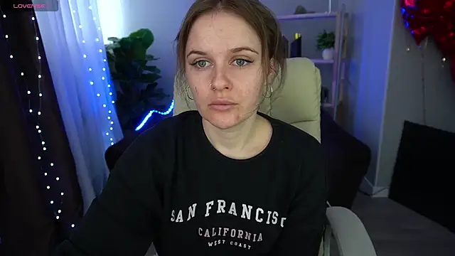 Snapshot of MaribelRiverr_ chatting on 03.11.25 MaribelRiverr online show from 03.11.25