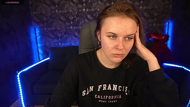 Snapshot of MaribelRiverr_ chatting on 03.19.25 MaribelRiverr online show from 03.19.25